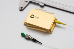 Miniaturized diode laser sources for biomedical and spectroscopy applications