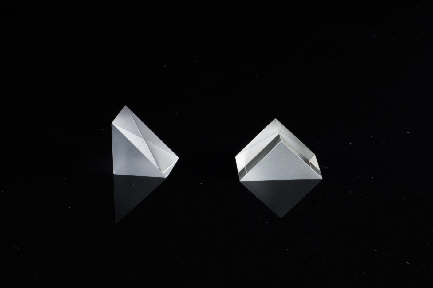 OPTICAL PRISM