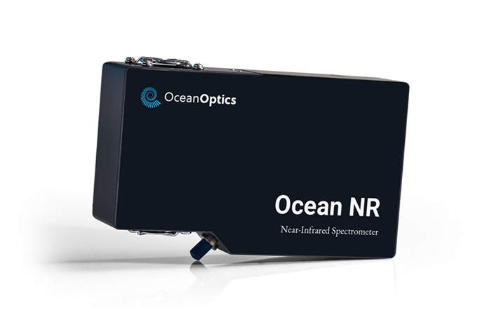 Ocean Optics社　QEPro 電子冷却裏面入射型高SN比ファイバマルチチャンネル分光器